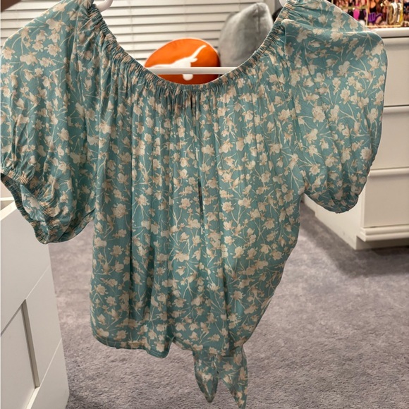 Top - Picture 2 of 3